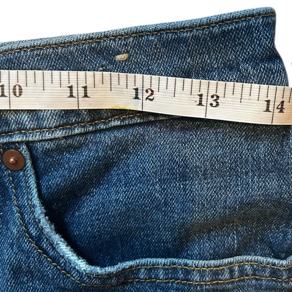 Madewell High-Rise Denim Shorts in Onaway
Wash Size 27 - Picture 6 of 11